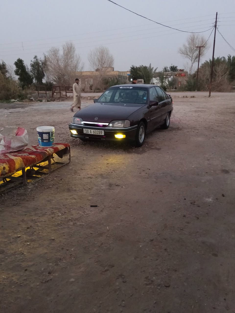 السلام عليكم اخوان: اوبل اوميكا 1993/ مصبوغه جماليه بدون ضربه ولا حتى طخه السياره جاهزه من الدعاميه للدعاميه مكينه 20. جديده وكير جديد مكينه قبل يومين جفتتها شغل كامل حتى بساتم جدد حداديه جديده تخم تاير هزه جديده قبل سبوعين داورتها بسمي رقم بابل انكليزي السياره يعني جاهزه كل نقص ماكو ترايك وين متريد /مكان السياره الديوانية ناحية المهناويه  السعر40 /***********
