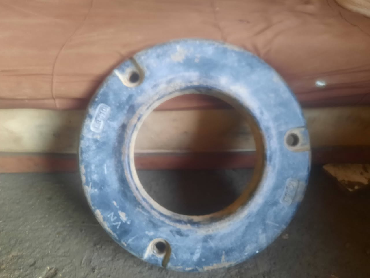 ثكالات فيات أماميه عدد ٦ 
وثكالات تاير عدد ٢ 
مكان واسط صويره 
شراي اتصل ***********
