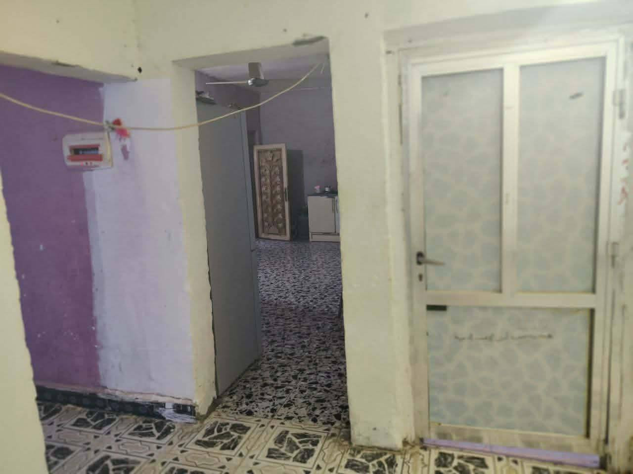 السلام عليكم
بيت للبيع 200 متر العنوان:  السماوة حي سبعة نيسان قرب صيدلية اكستراالبيت طابو زراعي 
الشارع مقرنص +انترنيت ضوئي 
البيت يتكون من3 غرف نوم مطبخ صالة براني حمامات داخلية و خارجية وحديقة البيت يتكون من طابقين الطابق الثاني غير مكتمل 
للأستفسار ↙️⬇️↘️التواصل 
🏠🏠🏠🏠🏠🏠🏠🏠🏠🏠
#مكتب_السراج_للعقارات_و_المقاولات
***********📞
📍عنوان المكتب 📍السماوة _تقاطع الحيدرية _محلات ملعب المثنى
