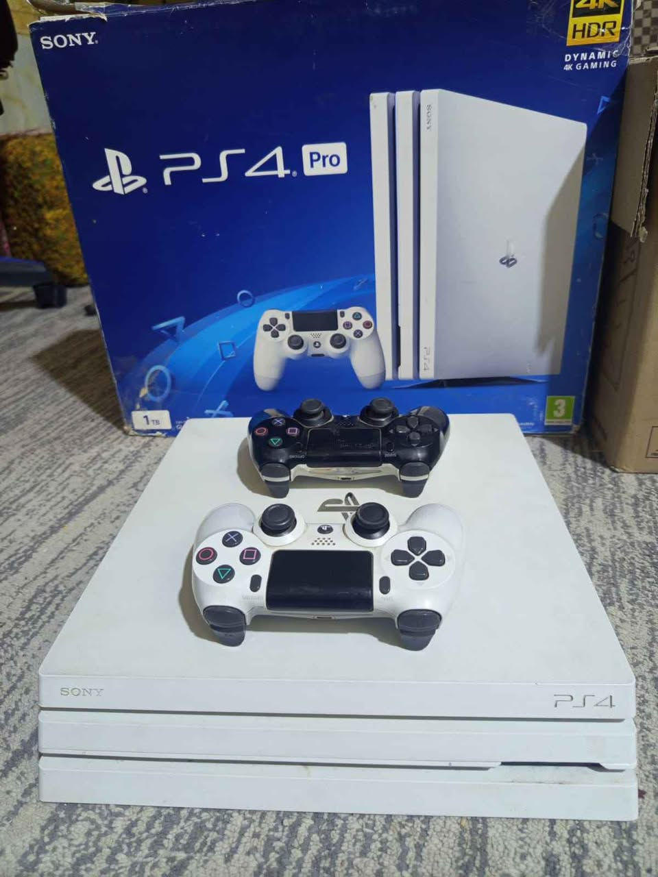 PS4 Pro 
البلي شبه جديد باندل (لون مميز)
تهكير النظام 9.00 ويعد اول و أفضل تهكير مستقر 
الهارد واحد تيرا و يحتوي على 22 لعبة داخل الجهاز ويمكن إضافة الألعاب لحد 30 لعبة او أكثر
*********** القرنة, البصرة
