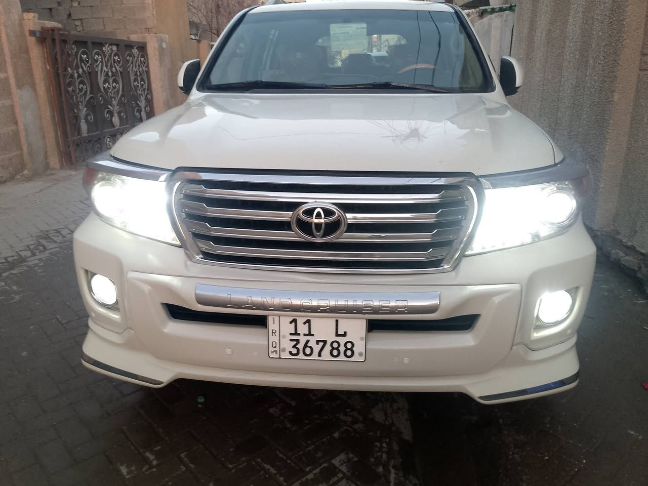 سلام عليكم سيارة لاندكروزر موديل 2011
ستنيه سعر سياره 270مكان السياره بغداد الزعفرانية ***********
