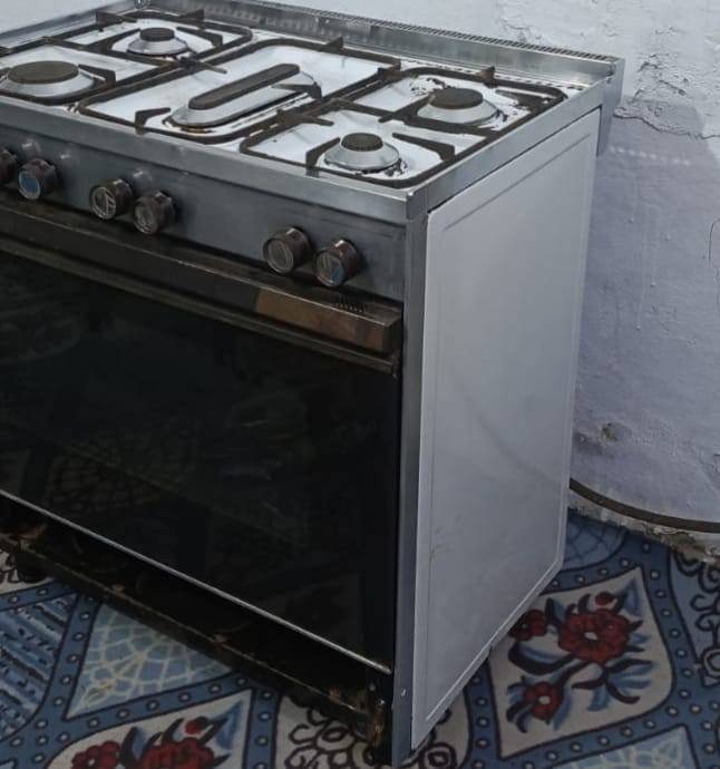 طباخ البيع شرط التشغيل ولفحص ونضافه شوفت عينك ‏‪***********‬‏
