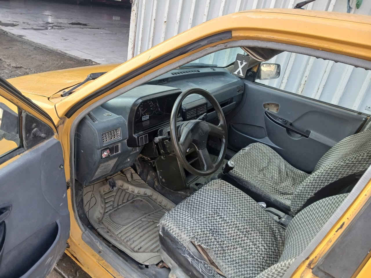 السلام عليكم سايبه للبيع موديل 2011 سنويه ما ساقطه السياره كلش نظيفه رقم بغداد سعر السياره 19 وبيها مجال شيء قليل مكاني بغداد محموديه رقم الهاتف ***********
