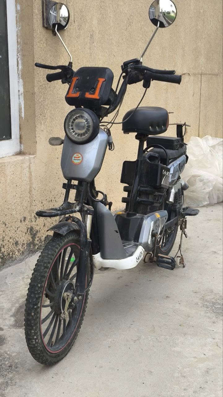 باسكل شحن
موديل ٢٠٢٣
لون رصاصي 
شاحن اصلي
كلشي مامبدل بي
نضيف كلش
استعمال قليل 
السعر ٢٥٠ وبي مجال للطيبين

للتواصل. ***********.
