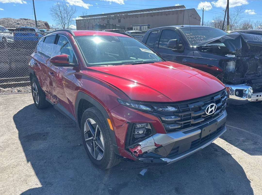 السلام عليكم
هونداي توسان للبيع بسعر مناسب. الي عنده كتاب شهداء تصير عليه بسعر النترا
موديل 2025 ماشية 8000 ميل
محرك  2500
حادثها جانبي خفيف واضح بالصور
داخلها ابيض المرغوب
السيارة فئة SEL
 بصمة وتشغيل عن بعد
كشنات جلد
تدفئة بالكشنات
شحن وايرلس
كرسي السايق كهربائي
رادار امامي تنبيه خروج عن المسار
اشاير بالمري
تحكمات بالستيرن
اوتو ستوب و اوتو هولد
٣ مودات للقيادة
تبريد امامي خلفي
هواي مواصفات بيها
السيارة مشحونة للأردن العقبة
موعد وصولها ٣٠ _ ٣٥ يوم اذا الله سهل
السعر ١٣٨ ورقة فقط واصلة للميناء بدون كمرك
***********
