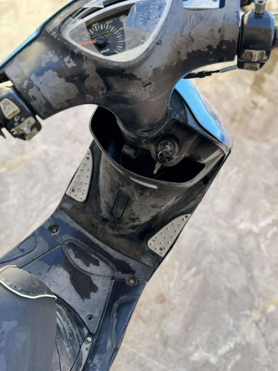 مـاكس عدله للـبيع
بوشـه 55 
دراجه خير من الله مكينه خرسه 
كلجات رياضي شلعه تخبل
ودبل امامي رياضي 
سوادات حلوه 
تايرات جدد 
شباب ملاحضه صغيره 
كلشي شغال من سلف ‏للكهربائيات  بس يرادلهة باتري لنو باتريهة ضعيف 
العنوان بعقوبه كاطون الرازي 
موجود خاص ورقم👇🏻 
***********
