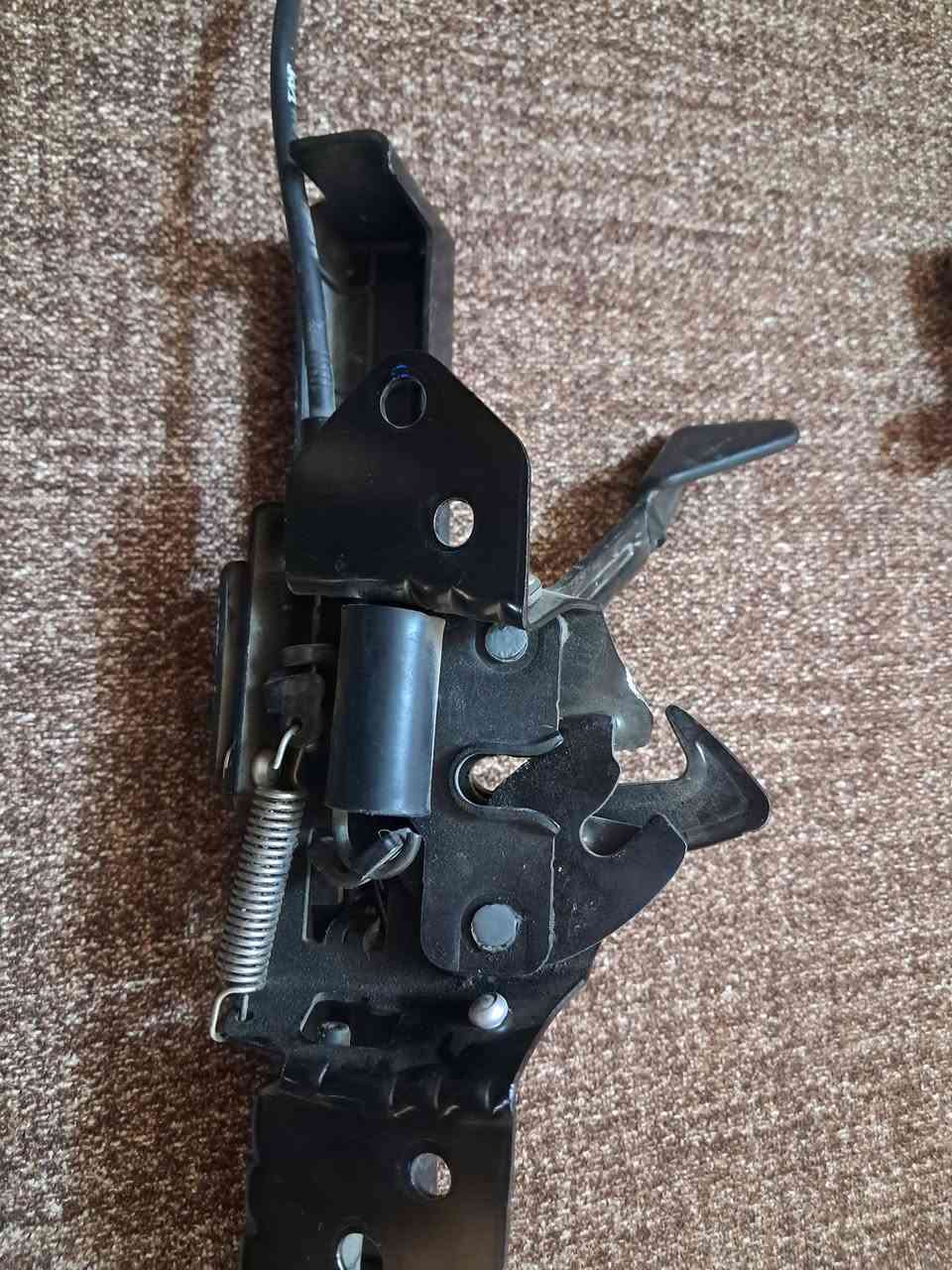 غراض فورتي تفصيخ 2024
بصمه تشغيل وتشغيل عن بعد 
قفل بنيد كامل 
حساس  تنبيه 
حساس صدمه ايرباك جهتين يمن ويسار 
قاعده رادار كامله  
كارت مروحه 
فسفوره لايت و نيكله 
بروجكتر جهه الايمن شغال 
***********
