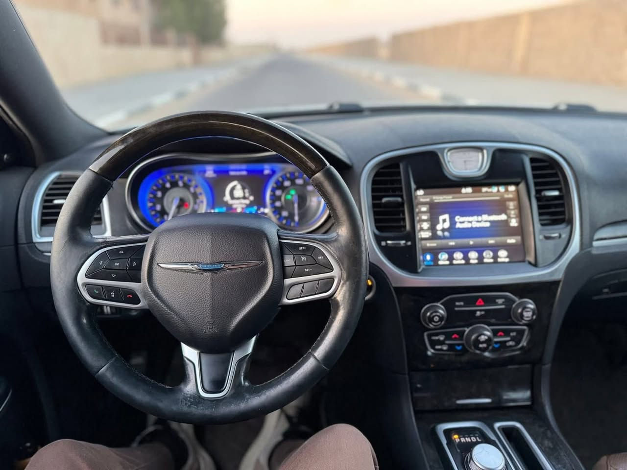 سلام عليكم اوباما 18 اصل معلايه 23 رقم بصره باسمي سياره ظربته بل مدكر الخلفي صفحت سايق موجود تقريره وبيه بجم كلير بدون ظربه وبدون قطرت معجون شرط البجم كفاله. سياره فول عده البانوراما 
مري كلاي
خزن ميمور
ستيرن كهرباء
كسنات تدفئه تبريد
ستيرن تدفئه تبريد
داخل جوزي 
سياره تبريد جديد حداديه من طول لطول جديده تخم تاير جديد ويل مكسيكي اصلي جديد سياره ماناقصه برغي ربع ماتصرف عليه ماشيه 93
مكان سياره بصره السعر180 وبيه مجال  قليل
***********
