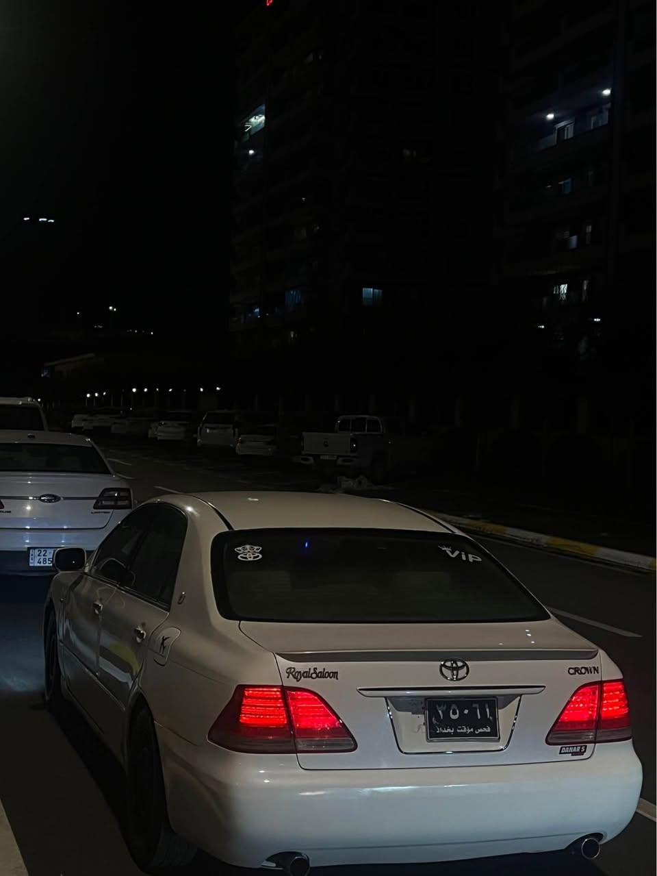 شاهینە مووس 
٢٠٠٥
بجوک بە بجوک ناو زەرد
سەیارەکە جرکەی نیە کامل مەسرەفە
گیرو مەکینە تەبرید بەشەررت
٤تایەی تازەی لەسەرە
رۆنو بانسو هەمووی لۆکە سەیارەی مالە تیر مەسرەفە
رەنگ گۆراو کەفەرو شانسی هەمووی بەشەررت
سەیارەکە بۆیاخی هەیە
پارەی براوەیەکی جوان نیە
٥٥گەلاو کەمیک مەجال
گۆرینەوەش ئەکەم لەسەر دل گرتن
*********** وەتس ئەپی لەسەرە
سلیمانی السليمانية, العراق
