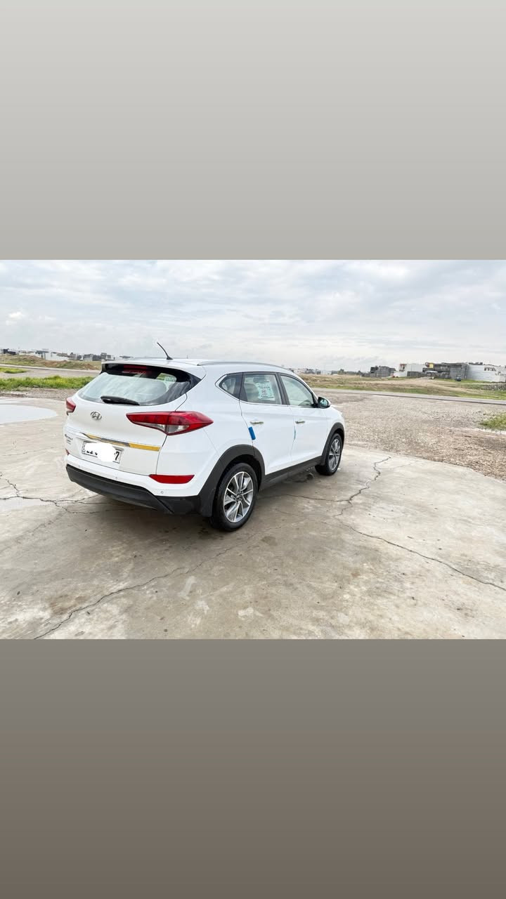 توسان للبيع  
وارد خليجي  موديل ١٨. رقم سليمانية ماشية ١٦٢  الف وسيارة كلين بس بيها شخط بالجامرلغ السكن الأمامي باقي على وضعها مامصلح مثل ماموضح بالصورة  امري شفط وبيها سويجين وداخل لونين مثل ماموضح بالصورة  والسعر ١٨٥ $وبيها مجال  
الاتصال على هذا الرقم  ***********
