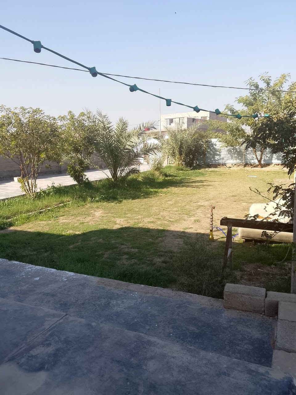 السلام عليكم بيت للبيع عبور الجسر الفرنسي قريب على السيطرة الاتحادية يبعد عن الشارع العام مسافة المساحة الكلية 625 خدمات تبليط وكهرباء قرار 117 رقم الهاتف *********** البيت كامل من كلشي ومرتب
