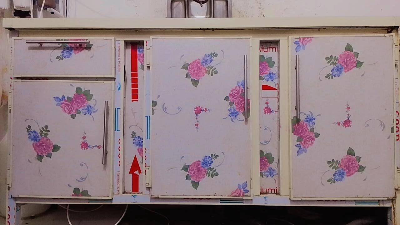 كاونتر المنيوم سنك ستيل
٣ابواب قياس متر ونص 
سنك +معلق
نجف..حي الميلاد
سعر: ١٦٠ بي مجال قليل
***********
