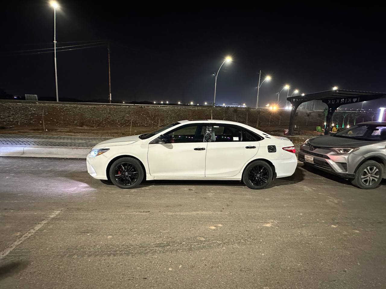 كامري 2017
Seپلس
فول مواصفات ما عدا البصمه
ضرر السياره بجم بونيد مبدل تجاري والشاصي بي 10 سم تعديل وسحب بدون گص 
وبي رش كلير امريكا   جاملغ السائق وعكس السائق
وباب السائق وعكس السائق 
مجموع الضرر 5 قطعه تبديل والباقي رش كلير
سعر 160 وقابل للتفاوض 
للاستفسار موجود على هذا الرقم 
***********
