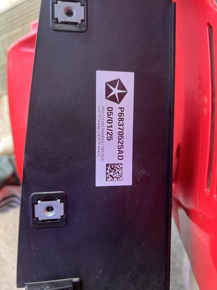 السلام عليكم
برده جيب 2022-2025  

اصلي موبار 

محل محمد النقاش 

***********
