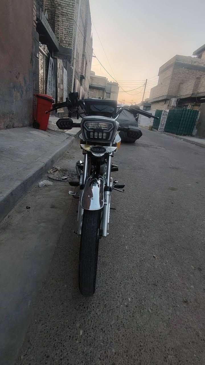 سونك للبيع موديل 25 الدراجه كلش نضيفه بمعنئ الكلمه وحلوه برغي ما مبدل بيها تجي وتشوف بعينك اوراقها الاصوليه موجوده الدراجه معروضه ب750 وبيها مجال للاستفسار ***********
***********
