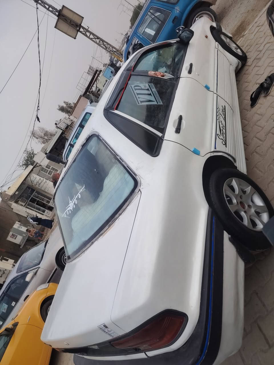 سلام عليكم
مستبوشي كلن
موديل ١٩٨٨
كير محرك مكفولات
محرك ١٨٠٠
 محرك سوناتا 
كهربائيات كلها شغاله
باتري جديد
سعر سيارة ٣٢ بيها مجال بسيط
رقم الموبايل ***********
