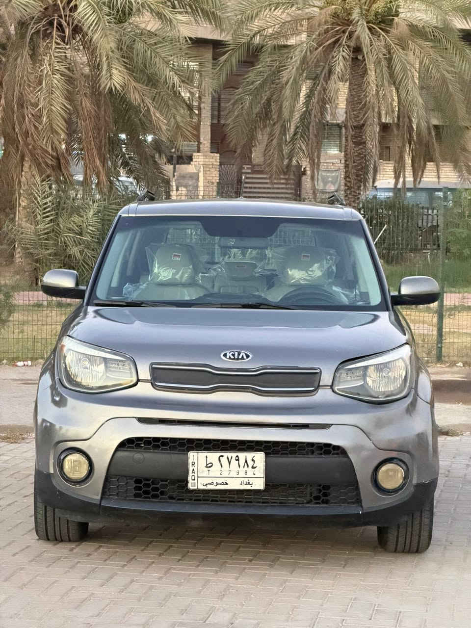 السلام عليكم كيا صول مديل 2018 وارد امريكي حادث جاملغ وبنيد بدون دواخل وبيهة بابتين صبغ بل عراق مكينة 2000 سعر لسيارة 98$ وبيهة مجال 
وصور لحادث مرفقة بل منشور
مكان لسيارة بغداد البلديات 
وهاذ رقمي ***********
