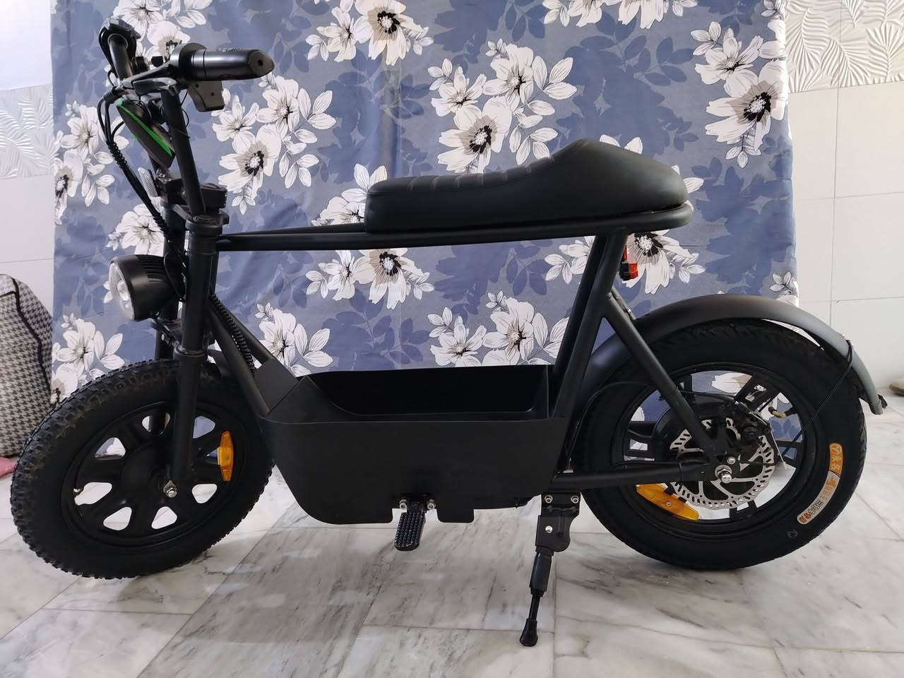 سلام عليكم دراجه شحن للبيع
مواصفات: 
سرعه: 30
ملف: 500
بك لايت
ضوء ناصي وعالي 
بطاريه كبيره لثيوم
اثنين سويجات 
جاملغ خلفي امامي 
بريك دسك 
رقم ***********
سعر 400قفل
مكاني: بغداد بياع سيديه المعالف
