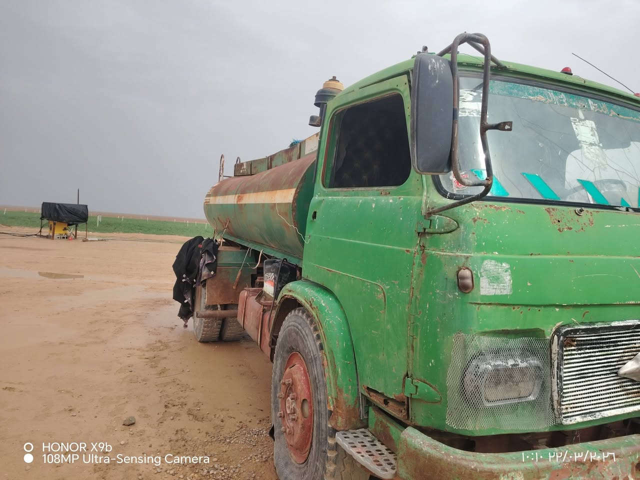 سلام عليكم دنكر البيع موديل 82 محرك بيه بخار غليل  تواير نضاف رقم بغداد تانكي مغلون حموله 12طن سعر 7 ملايين ونص  وبيه مجال ***********

