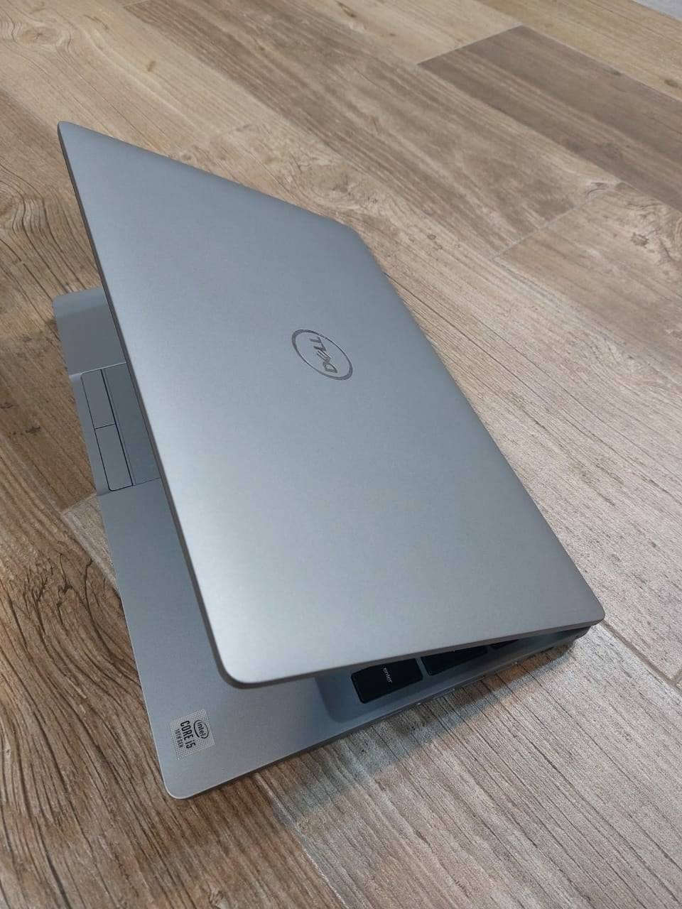 Dell 5511 Ci5-10400H الجيل العاشر 
معالج قوي حرف H مع كارت شاشة منفصل نفيديا 2GB 
.
 مناسب للدراسة والبرامج المكتبية والطباعة والتصفح والبرامج الهندسية 
……………………
المعالج  Core i5 جيل العاشر حرف H
ذاكرة الوصول العشوائي (الرام) 16GB 
 التخزين( الهارد) SSD 256GB قابل للتطوير
كارت شاشة منفصل نفيديا 2GB mx250
 مقاس شاشة  15.6 دقة الشاشة  FHD
َ منفذ HDMI & TYPE C 
 كيبورد  عربي انكليزي ضوئي 
…………………………………
الرقم: ***********
