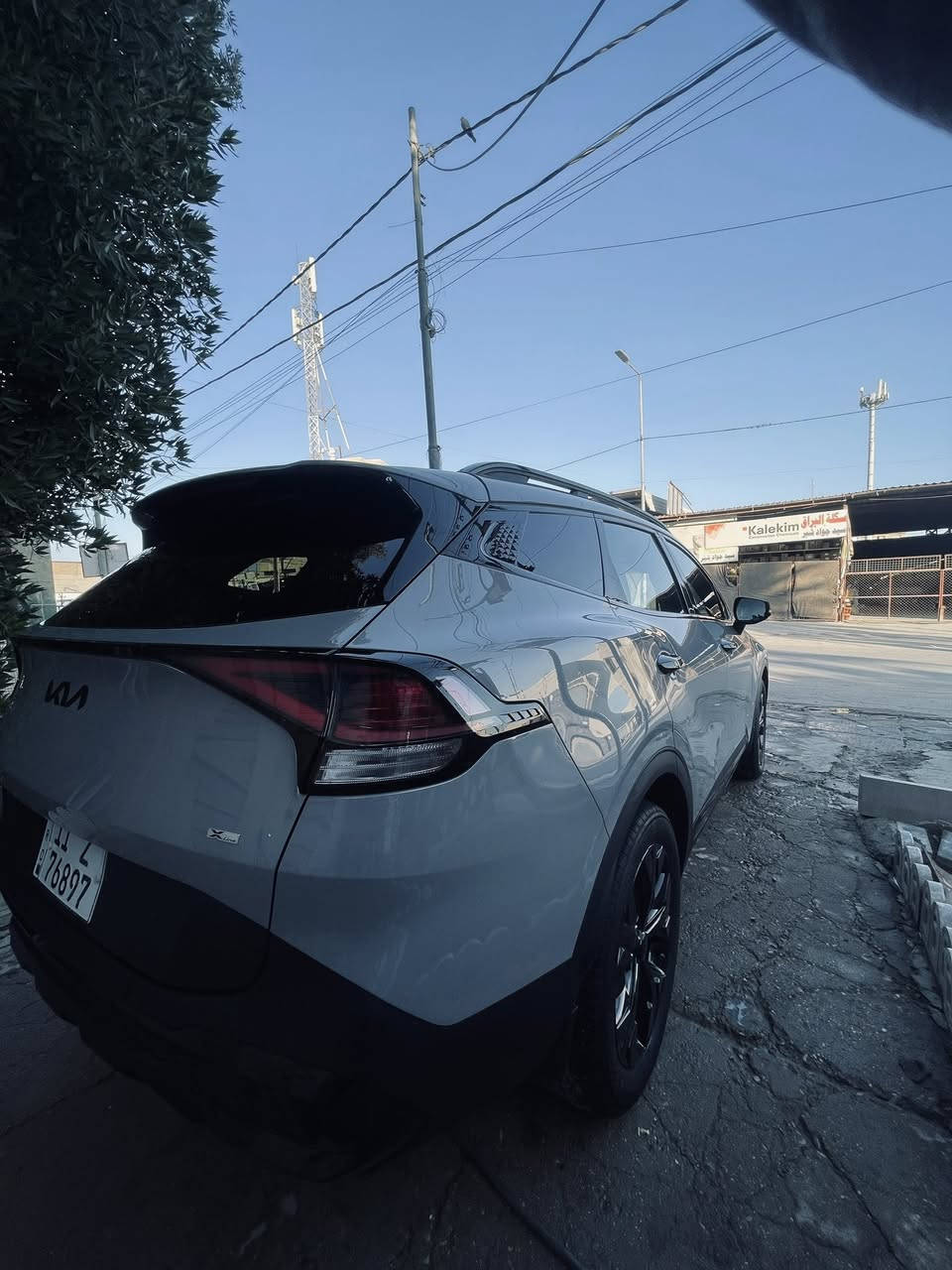 Kia sportage x-lin blak adishan
2025
كيا سبورتج اكس لاين 2025 بلاك اديشن 
رقم بغداد بسمي تحويل ثاني يوم 
محرك 2500cc
كير 8 نمر 
فور ويل اوتو 
اربع وضعيات قياده 
👈 الموصفات 👌
بانوراما 
جنطه كهرباء 
اوتو هولد 
نظام نزول منحدرات
إطفاء ذاتي 
حساسات 360 📐
رادار 360 📐
نقط عمياء بالمري 
انارة ترحيب عند القتراب من السياره 
أناره داخليه LED
قياده ذاتيه 🚗
تحديد مسار 🛤️
كشن كهرباء 
تدفئه بالكشنات 
شاشه متصله 
وبعد بيه هواي مواصفات 
ضرر بنيد نفسه مصلح بدون تبديل ليبل واحد شاصي لغد كفاله 
العنوان / حله /مركز 
للاستفسار 
***********
