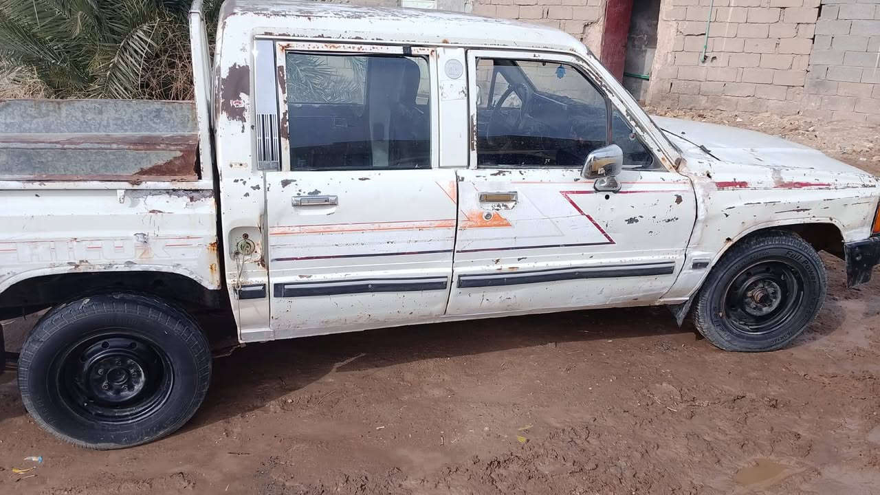 سلام عليكم
ابيكم مدويل 85
 رقم بابل سنويه بعدهي ما منتهيه 
مكينه وكير كفاله سياره جاهزه 
كهربائيات شغاله حداديه نظيفه 
سعر 30وراقه وبيه مجال السراي
***********
