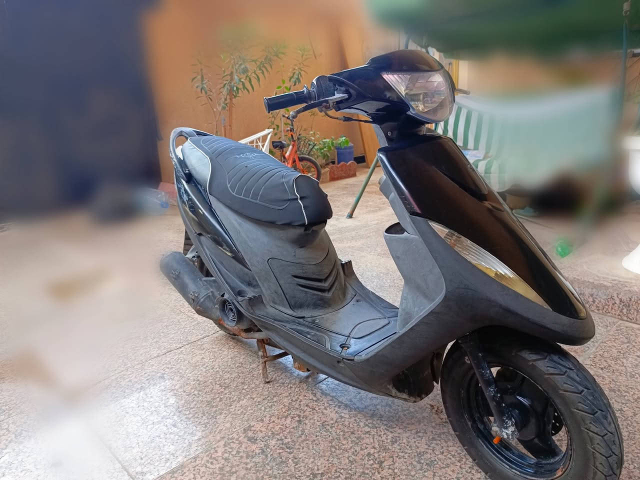 دراجه ماكس عدله نضيفه السعر 850 وبيهه مجال المكينه نضيفه كهربائيات شغاله الشراي يخابرني واتساب ***********
