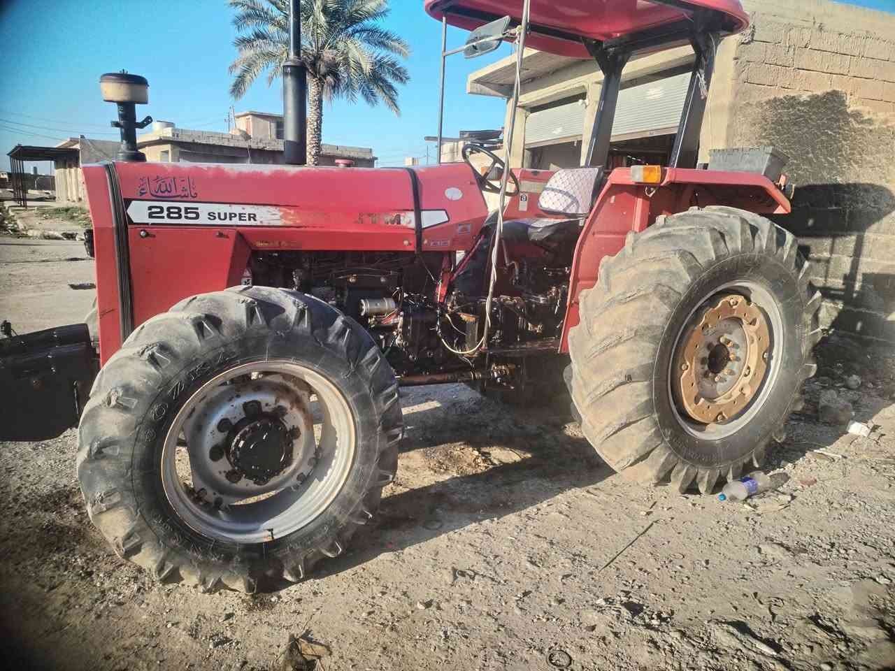 تركتر 2013 نضيف بأسمي مابي اي عيب كير محرك شرط للاستفسار
***********
