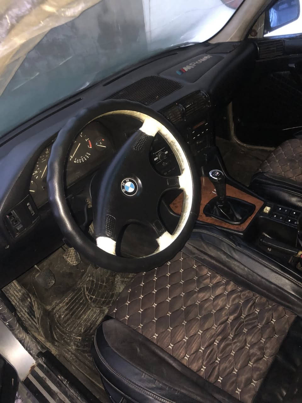 سەرەتا بەناوی خوای گەورە  بیئیم520 مۆدیل91  ئارم بلاستیکی سلیمانی بۆ فرۆشتن  سەیارەکە گیرۆ مەکینەی بەشرت  دیناری مەسەرف تیا نیە زۆر جا ئیزە هەر کەسیک ویستی نامەبنری یان تیل کە. 
ژم***********
