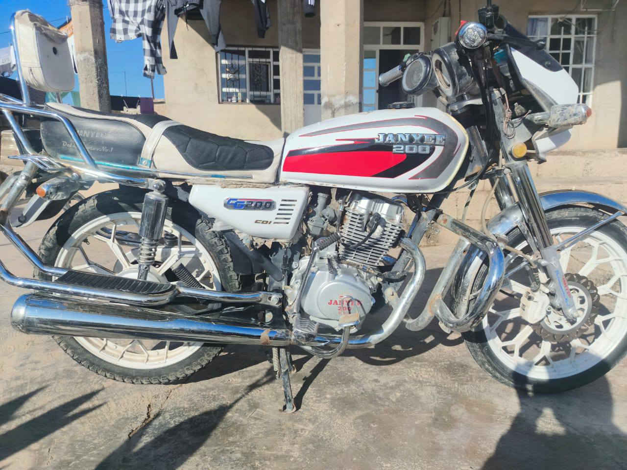 ماطور جني موديل 24 ماناقصو شي مرتب فول مامفتوح 
السعر 750وبي مجال قليل 
للستفسار اتصل ***********
