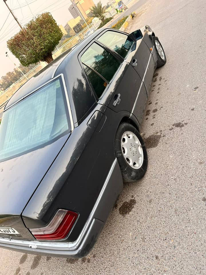 للبيع فقط مرسيدس بيبي موديل 1995  بدون ضربه صبغ عام قواعد وشواصي دبلات بلاديه 
محرك وكير بلاديات وجدد  300 عنكبوت   سلايد جام كهرباء سنترلوك دبل مروحه دبل فيت بم مري كهرباء 
داخل مخمل بلادي جديد 
ويل كب تفاح  ... 
رقمه بغداد انكليزي سنويه وهزه وفحص جدد تحويل مباشر 
مكانه بغداد العطيفيه والسعر  65 ورقه وبيه مجال بسيط ***********
