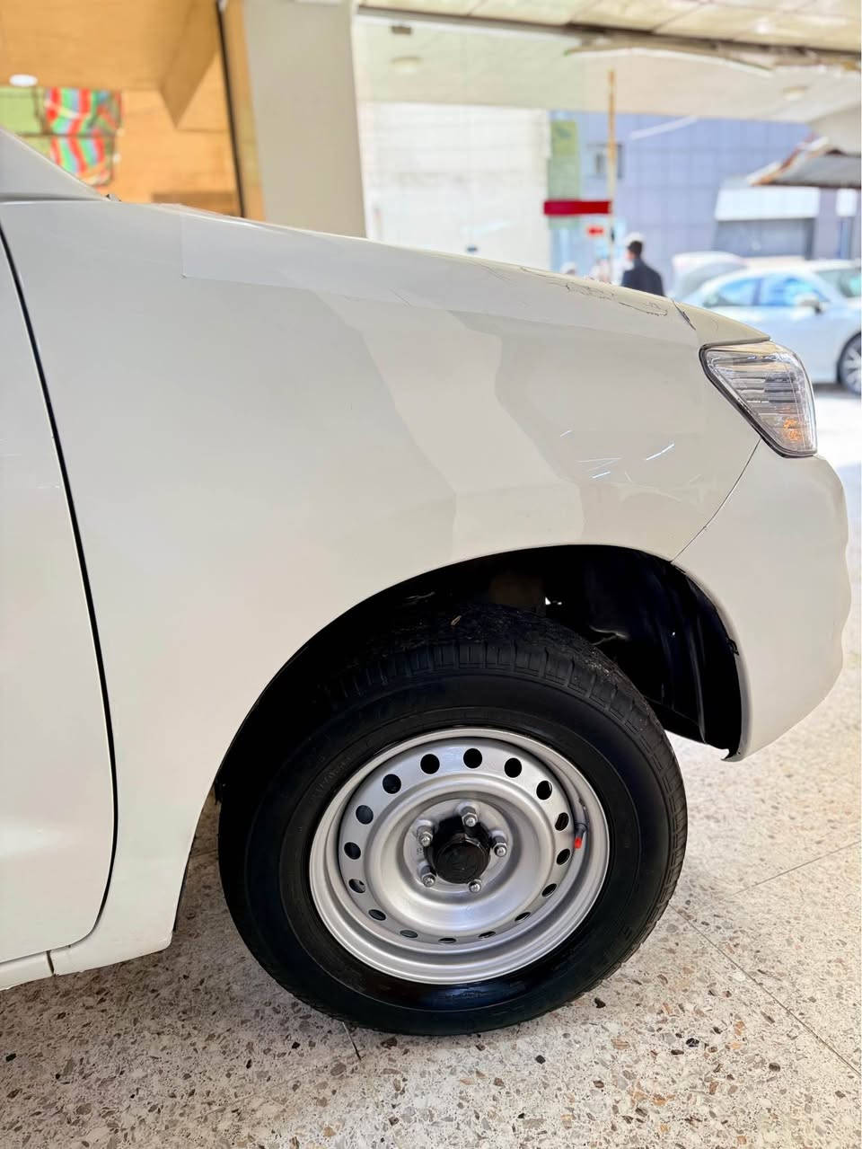 مەرزیە  ٢٠١٣  پارجەرەش
١٠ پارجەیە  لەسەر ساخەی
بۆدیەکەی بیلادیە 
سەیارەکە ٢٠٠ هەزری واقحی رۆشتووە. سەیارەکە زۆر پاکە
مواسەفاتەکای دیارە پێویست بە باسکردن ناکات  

 سەنەوی نوێیە و ٤ تایەی تازەیە
مەکیەت بی کرانەوە و بی دەنگە
***********
*********** وەتسئاپ و فایبەر رانية, السليمانية
