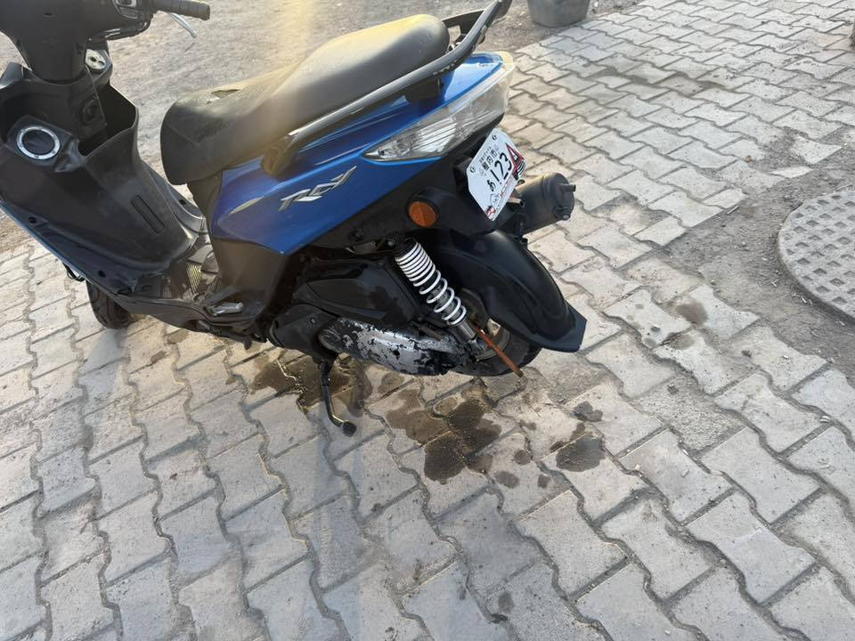 درجه جيتي آر حديث درجه جديده مكفوله محرك وكفرات ما صاله 3اشهر من نازله من الرمبه فقط بجم ما بيه سويت بيه حادث جاملغه لأمامي موجود وياه بس بدون بجم امامي السعر 800 وبيه مجال العنوان شارع فلسطين الرقم ***********
