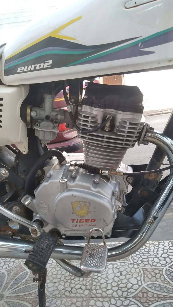 سلام عليكم مطور البيع سعر ٣٥٠     ***********
