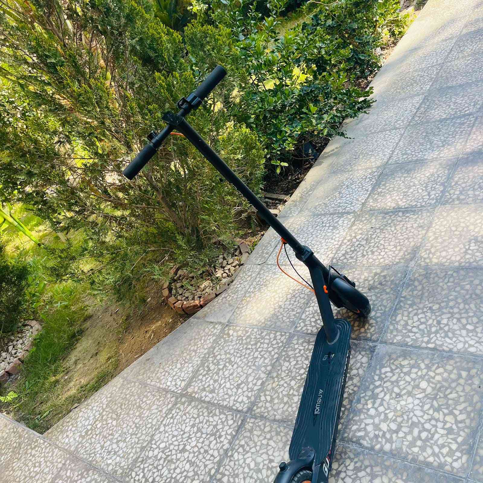 سكوتر شحن للبيع شاحنه مالته الاصليه وجديدة بي قفل بالنظام بعد ميمشي اذا تقفله يتحمل وزن ۱۲۰ تقریبا سرعات و ضوه امامي تاير خلفي جوبلس وبريك دسك بي برنامج تتحكم بي بالكامل سرعه الحقيقيه ٣٠ كيلو يمشي مسافه من ١٥ الى ٢٠ كيلو
سعره ٢٥٠ قفل بعده جديد حتى باكيته موجود


**إذا كنت صاحب هذا الإعلان وتريد حذفه لأي سبب، رجاءا أرسل رسالة إلى الدعم الفني**