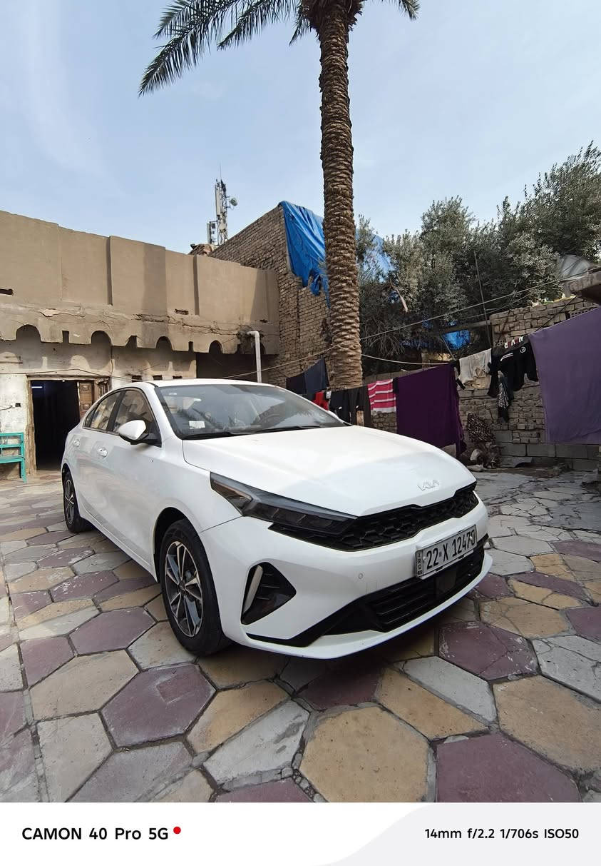 السلام عليكم سيارة K3  مديل 2024  ماشية 5 تالاف سيارة جديد كفالة عامه سعر 147 وبيه مجال عنوان بغداد مدينة الصدر رقم الهاتف ***********
