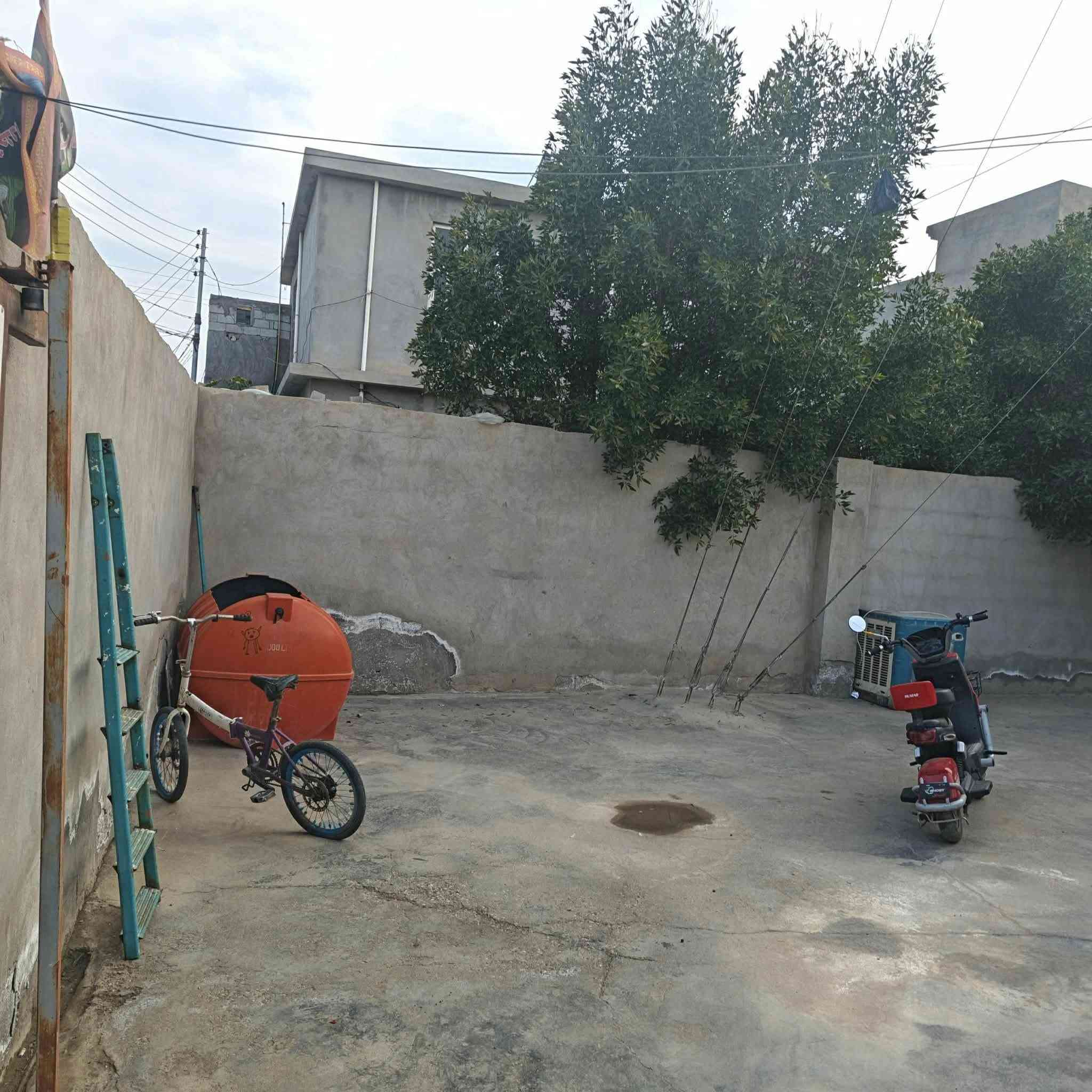 السلام عليكم
مكلف بالنشر
بيت للبيع شارع العلوة قرب ملعب منصور اول فرع قريب علشارع بيت جاهز للسكن 200 متر طابو زراعي وبسعر 38 مليون فقط 
مسجل بالبلديه وبي كصكوصه وتسلسل
خدمات كامله فرع تبليط للباب
للاستفسار ***********-***********
كما موضح بالصور
