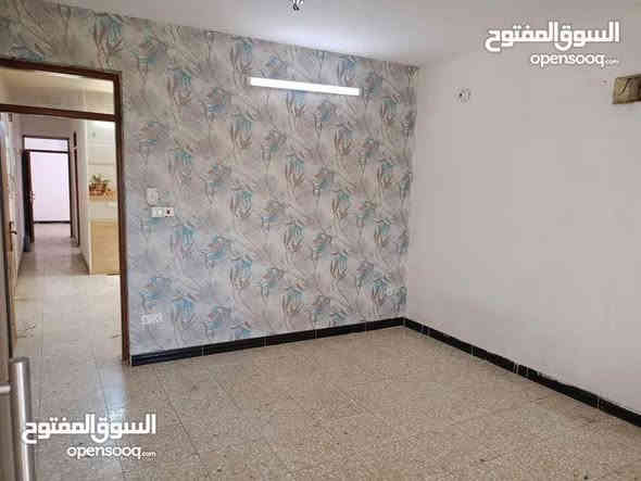 شقه للايجار طابق اول في اليرموك اربع شوارع تفاصيل غرفتين نوم وصاله ومطبخ وحمام سعر الايجار ٧٥٠ الف للعوائل الصغيره للاستفسار ***********
