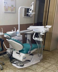 كرسي اسنان (جير) يكل الاوبشنات شغالة وجلد نظيف جدا  يتحمل اوزان عالية ...