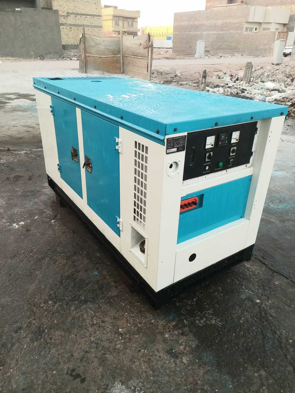 السلام عليكم مولد بيركنز صيني 37 كيفي 3 فيز لا تبخير ولا تنقيص شرط الشغل والتوليدر السعر 11 ورقه الشراي ينتصل ***********
