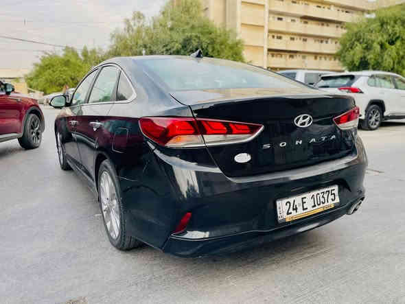 سلام عليكم سوناتا 2018 وارد امريكي 
مواصفات 

تحكمات ستيرن   شاشه كبيره      رادارات      ويل كب 18 سبورت 

كشافات امامي     كشنات مخمل       مكينه 2400 

كامره دواره         قياده ذاتيه        تحديد مسار 

تبريد ممتاز جدا       كاشف عطال       

باقي تفاصيل معروفه بصور 

مكان سياره شقق الصالحيه 

ملاحظه سياره بيه 4 قطع صبغ 

بدوا اي دواخل    صور الحادث مرفقه    

    هاتف ‭0 770 409 1344‬                     سعر 125$
