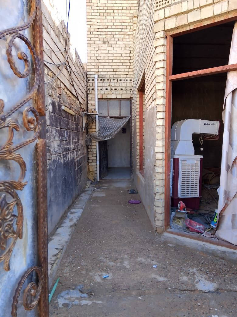 سلام عليكم بيت للبيع ١٠٠ متر قرب جسر الإمام علي يم مخزن الموز زراعي واجهيه ٥ أمتار ونزال ٢٢ سعر ٢٥ وبي مجال ***********
