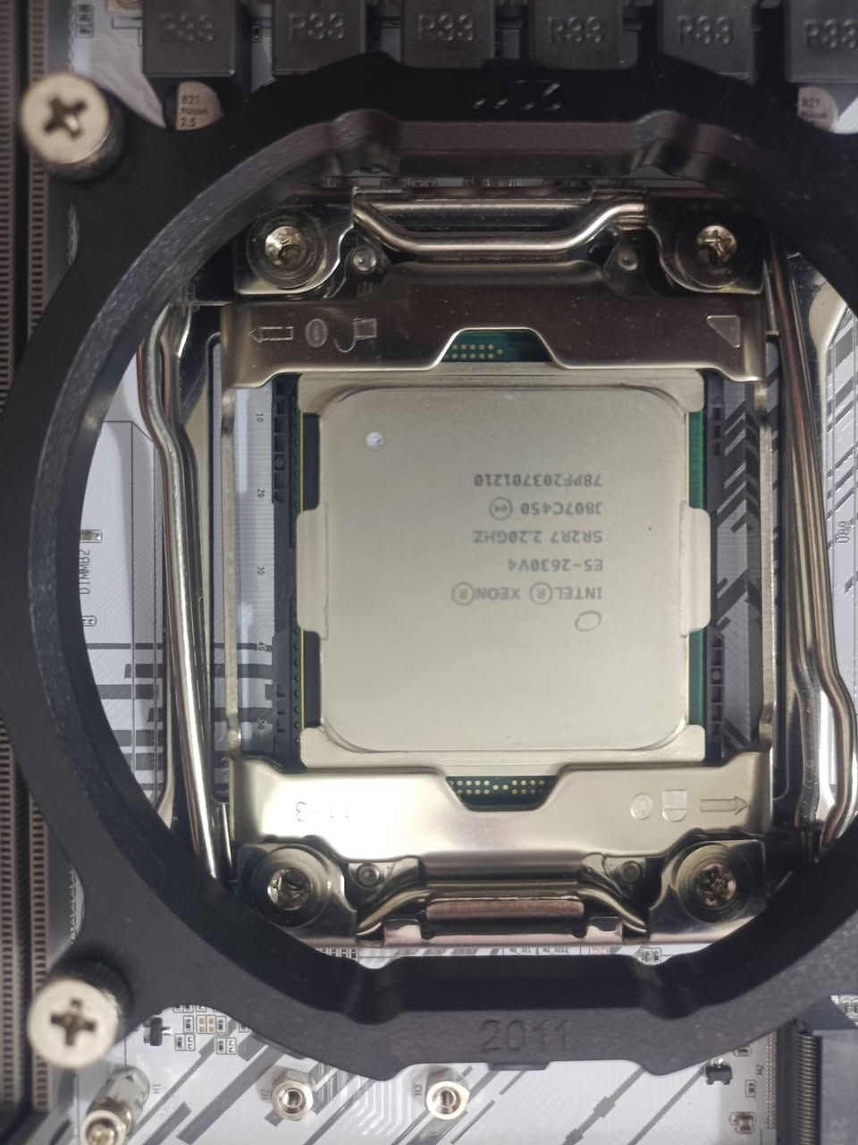 30 الف بورد ومعالج DDr4 
بورد X99 PR9  
معالج E5-2630v4


**إذا كنت صاحب هذا الإعلان وتريد حذفه لأي سبب، رجاءا أرسل رسالة إلى الدعم الفني**