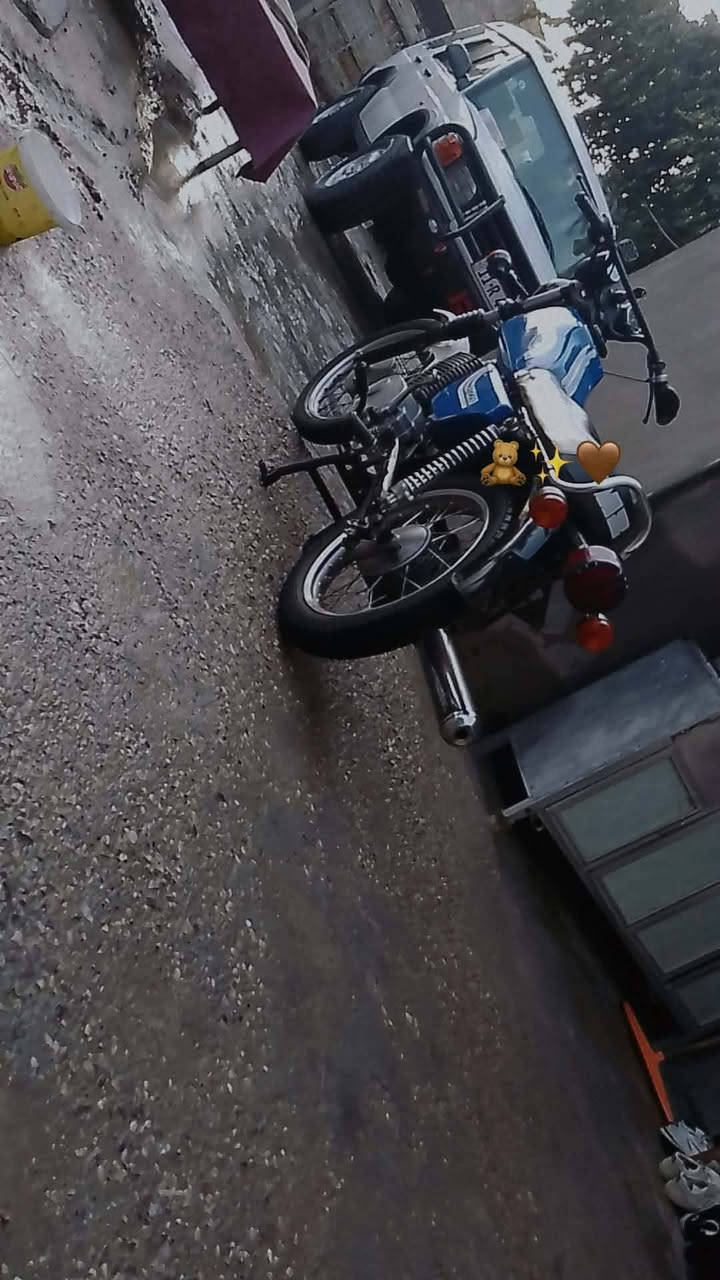 السلام عليكم MZ..82. للبيع  دراجه نضيفه بدون رقم  السعر خاص الهاتف ..***********
