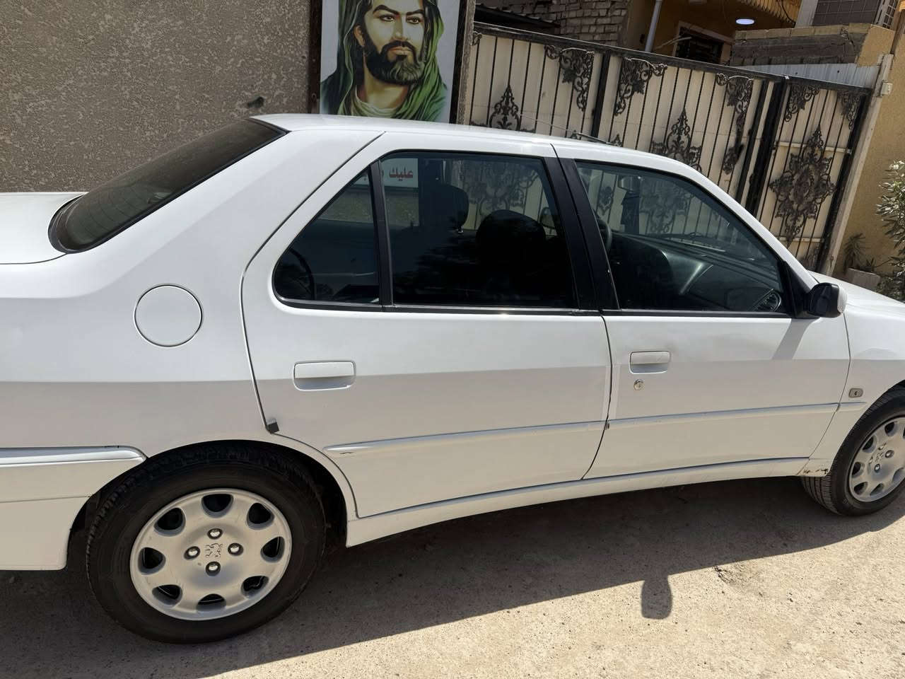 بيجو ٣٠٦موديل ٢٠٠١سياره بلاديه بيهه فقط جاملغ عكس السايق صبغ بدون حته فتح  كهربايات ع بلادي كير تبريد كله جديد الكينه بيهه خيط بخار 
السعر ٥٣
***********
