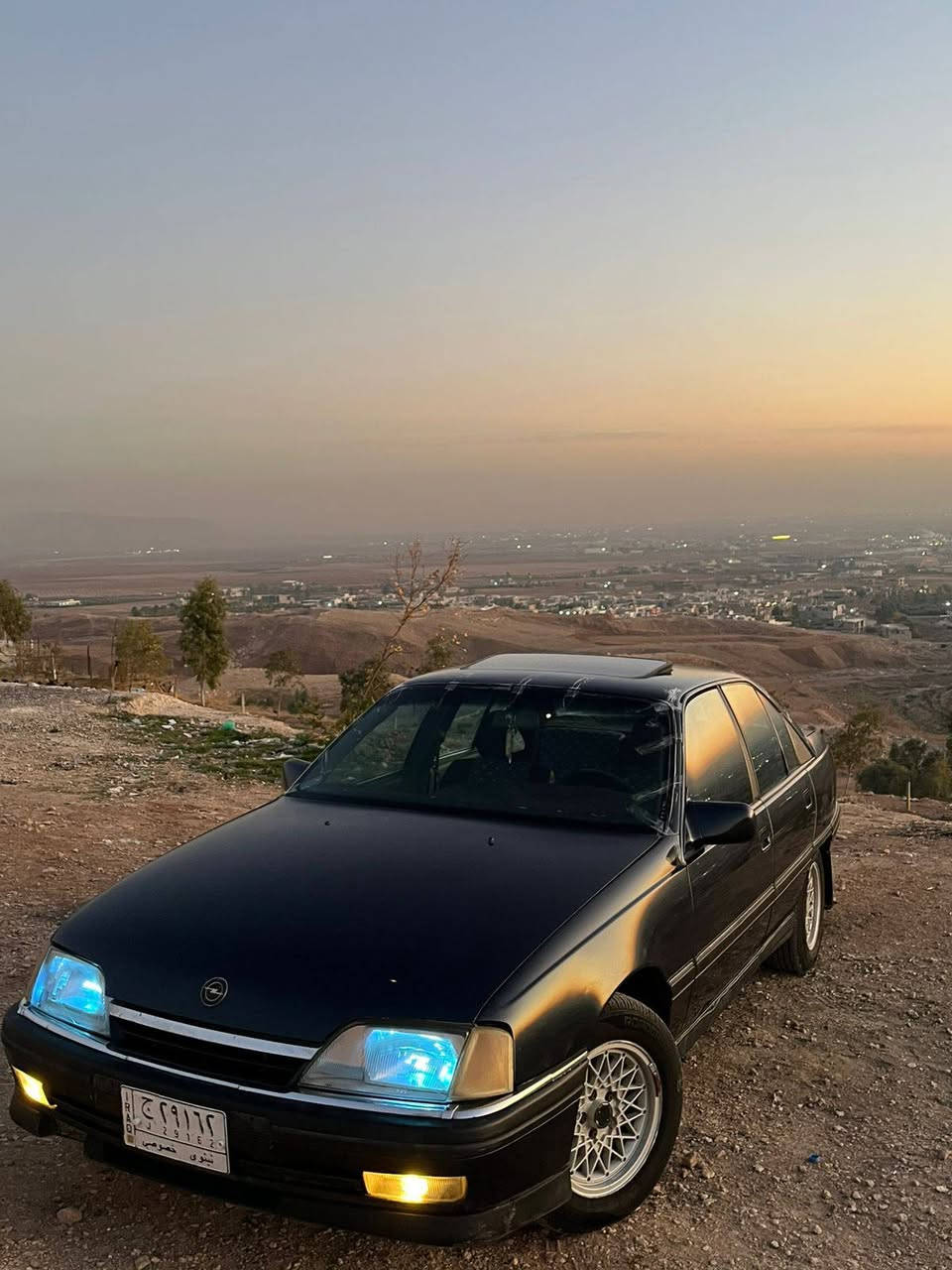 سلام عليكم موجود اوبل اوميكا للبيع موديل 1991 حجم 20 لتواصل ماسنجر او اتصل على هاذا الرقم ***********
