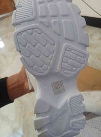 حذاء بناتي اصلي بسعر 15كشخة رياضي تواصل واتساب:07710767640