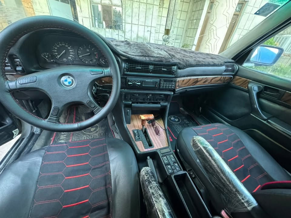BMW 735 
للبيع سيارة مكفوله كير ومحرك وتبريد شغال سيارة فول فتح سقف شغال بيها  صدر امامي وخلفي مبدلات جديد وتخم  تايرات جديد هم سيارة ما بيها اي نقص للبيع ب48$
الشراي يتصل ع هذا رقم ***********
