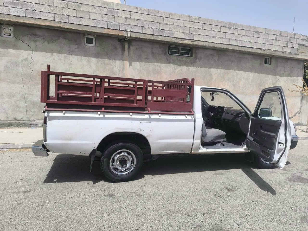 نیسان تاک 2001 ئاڕم پلاستیک هەولێر تەبرید و پاوەر بێ تەقەوڕەقەو بێ مەسروف چوار تایەیی تازەی لەژێرە سەقف و شانی بۆیاخی نیە لە جواردەورەوە جێجێ بۆیاخی هەیە من بە کامل ئەیفرۆشم سیعری 63 وەرەقەو مەعملەیەکی برایەنە *********** Singapore
