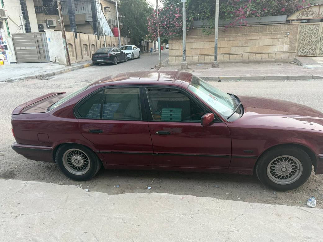 بي ام 525 لون ماروني
مديل 1991
السياره كفاله عامه
بسمي
***********
***********
الهاتف البصرة, العراق
